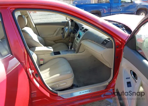 2008 Toyota Camry Hybrid z USA, uszkodzony, nr VIN 4T1BB46K08U057611